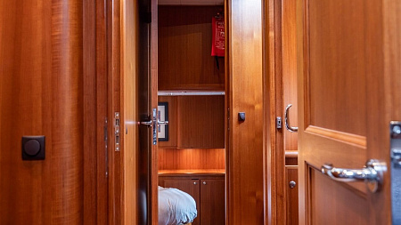 Яхта Privateer Trawler 50